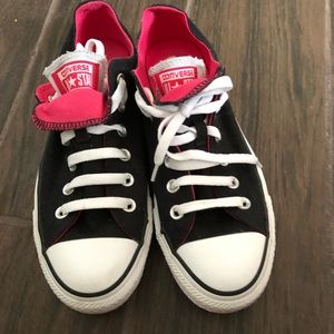 Converse women’s size 8